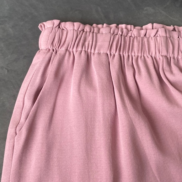 **NWOT ** 100% Silk Bud Waist Designed Shorts - Picture 5 of 7